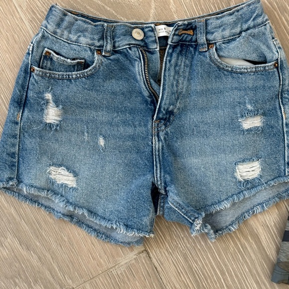 Bundle of 2 bottoms girls size 8/9 - Picture 7 of 7